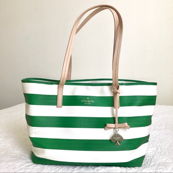 kate spade Handbags - • Kate Spade Bag •